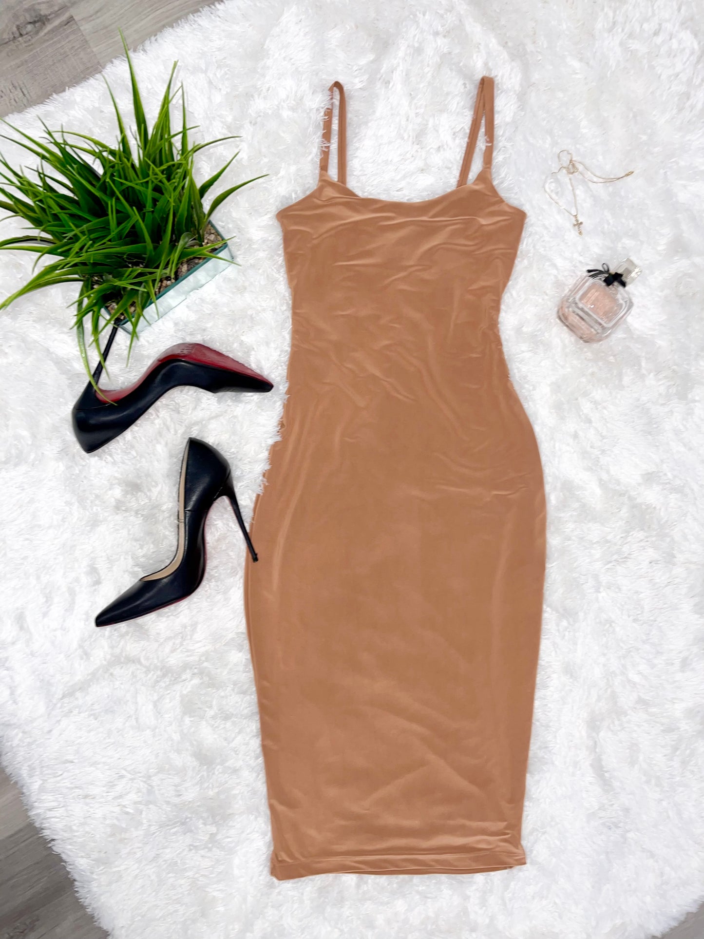 Kimmy MIDI-Dress in Camel